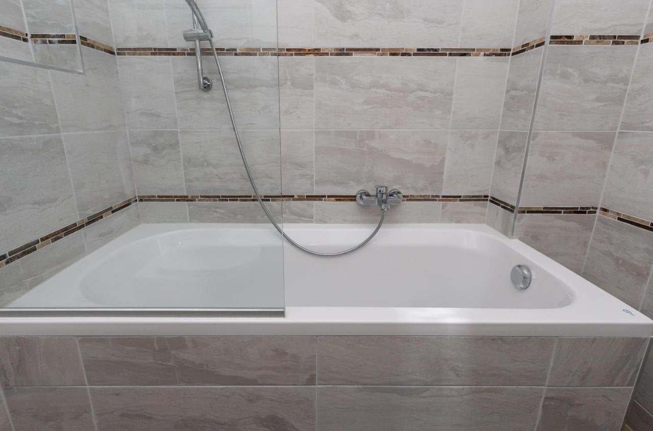 Comfortable Romantic 1 Bedroom Apartment Near Augarten Wien Ngoại thất bức ảnh